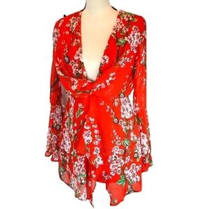 BOOHOO Red Floral Deep V Neck Kimono Sleeve‎ Mini Dress, Size 2